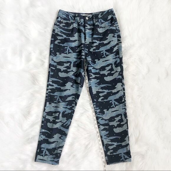 TOPSHOP Blue Camo Mom Jeans! Size 28. - Picture 4 of 10